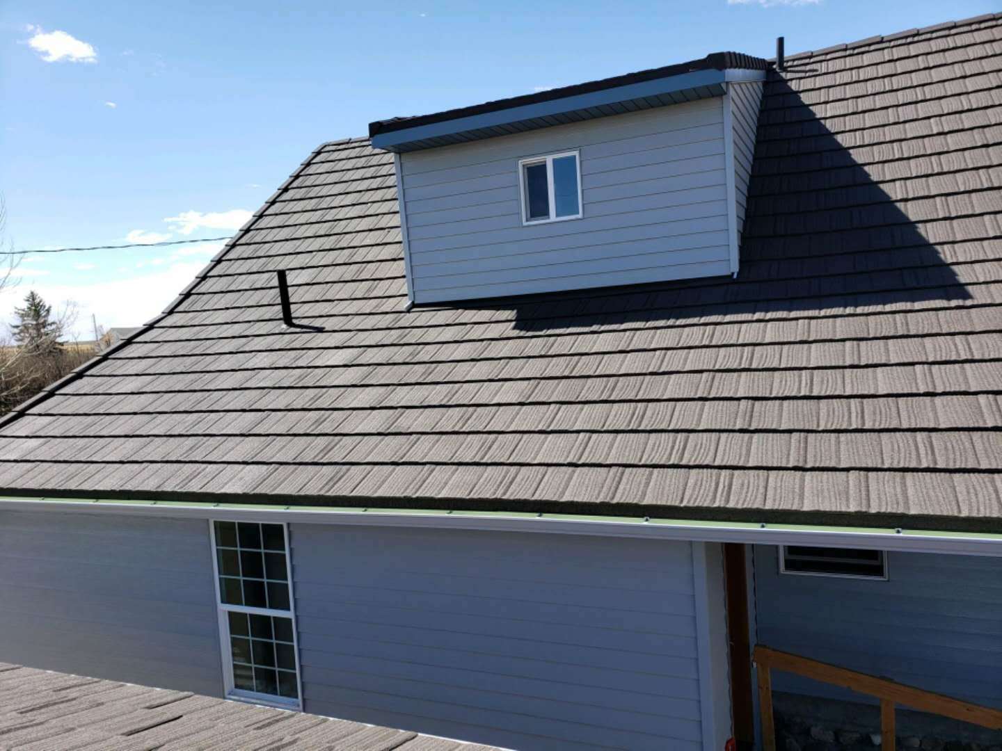 Wood Shake vs. Shingle Profile: Which Handles Heavy Rain Best?