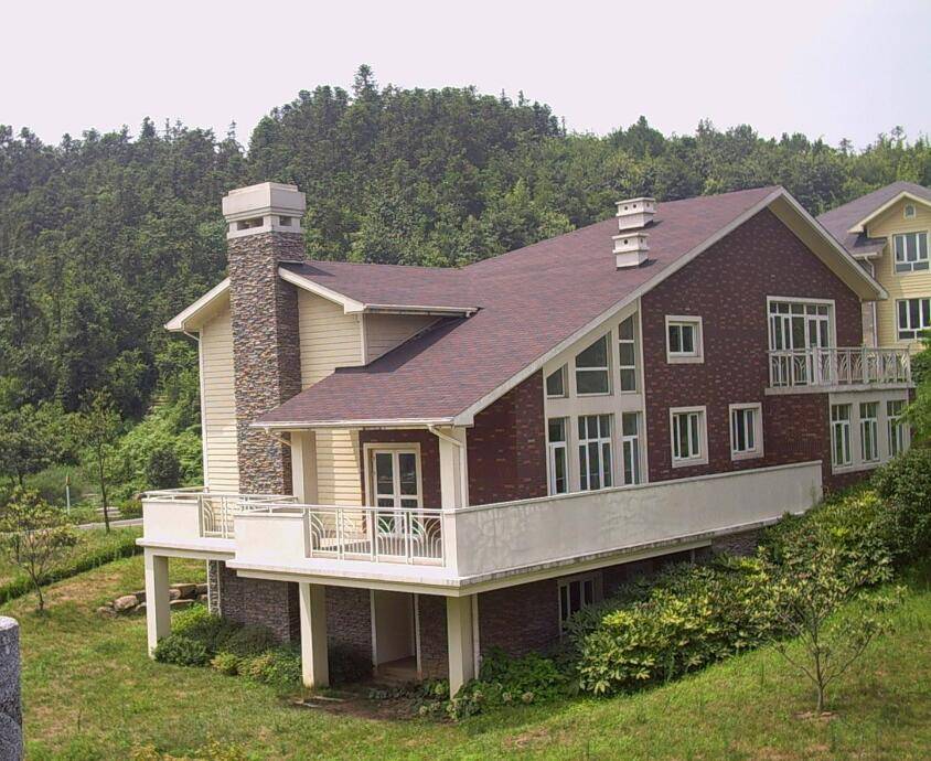 Can You Use Wood Screws Instead of Roofing Nails?